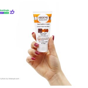 کرم ضد آفتاب رنگی SPF50 بدون چربی آردن