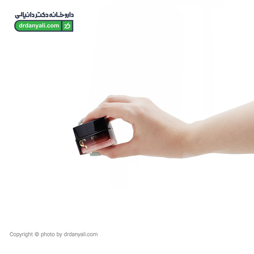 کرم لیفت دور چشم خاویار استیفور