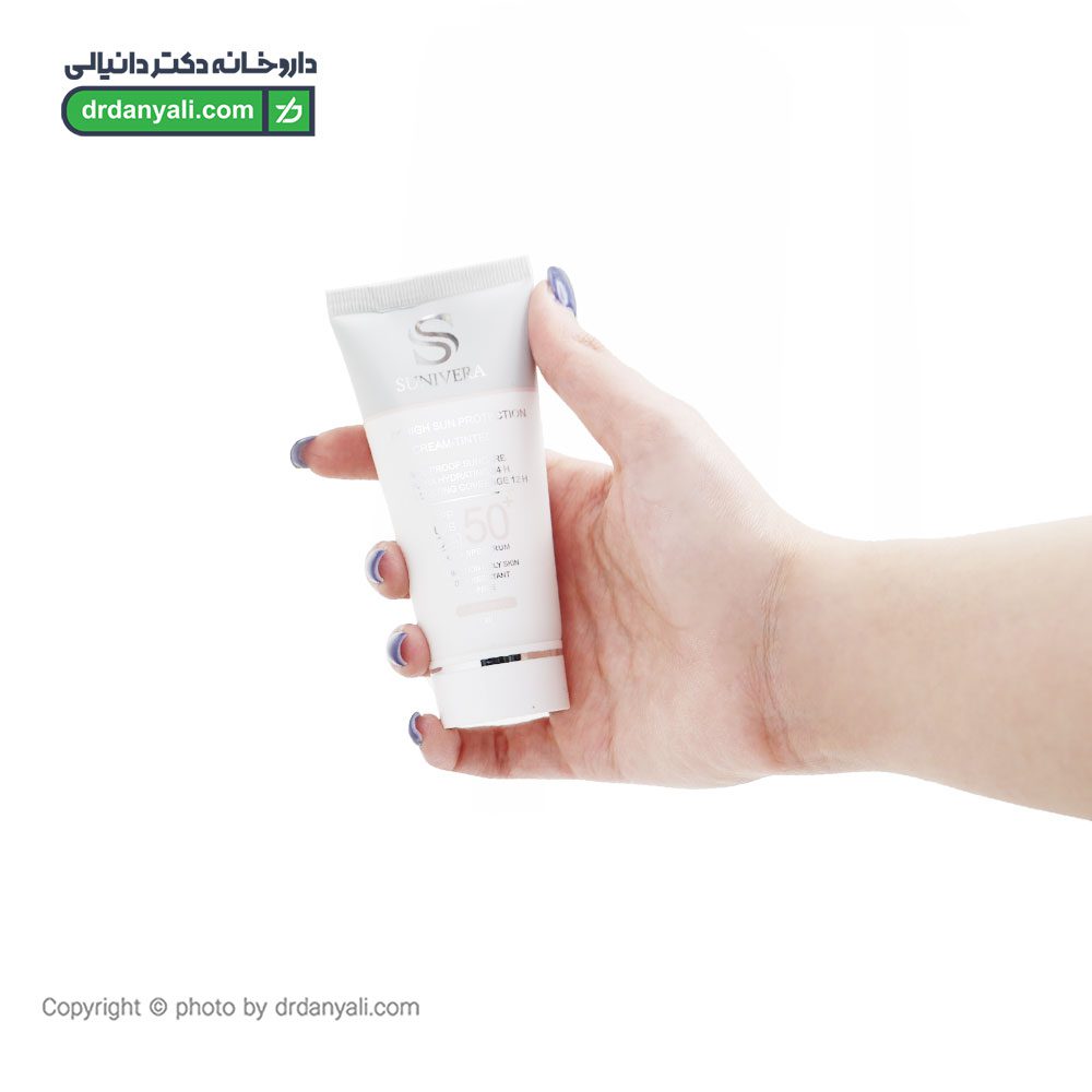 کرم ضد آفتاب رنگی SPF50 پوست چرب سانیورا
